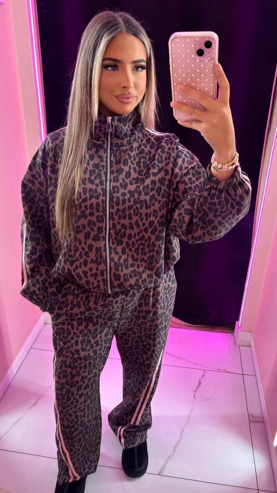 Ensemble jogging léopard 🐆 ( les couleurs correspond aux bandes )