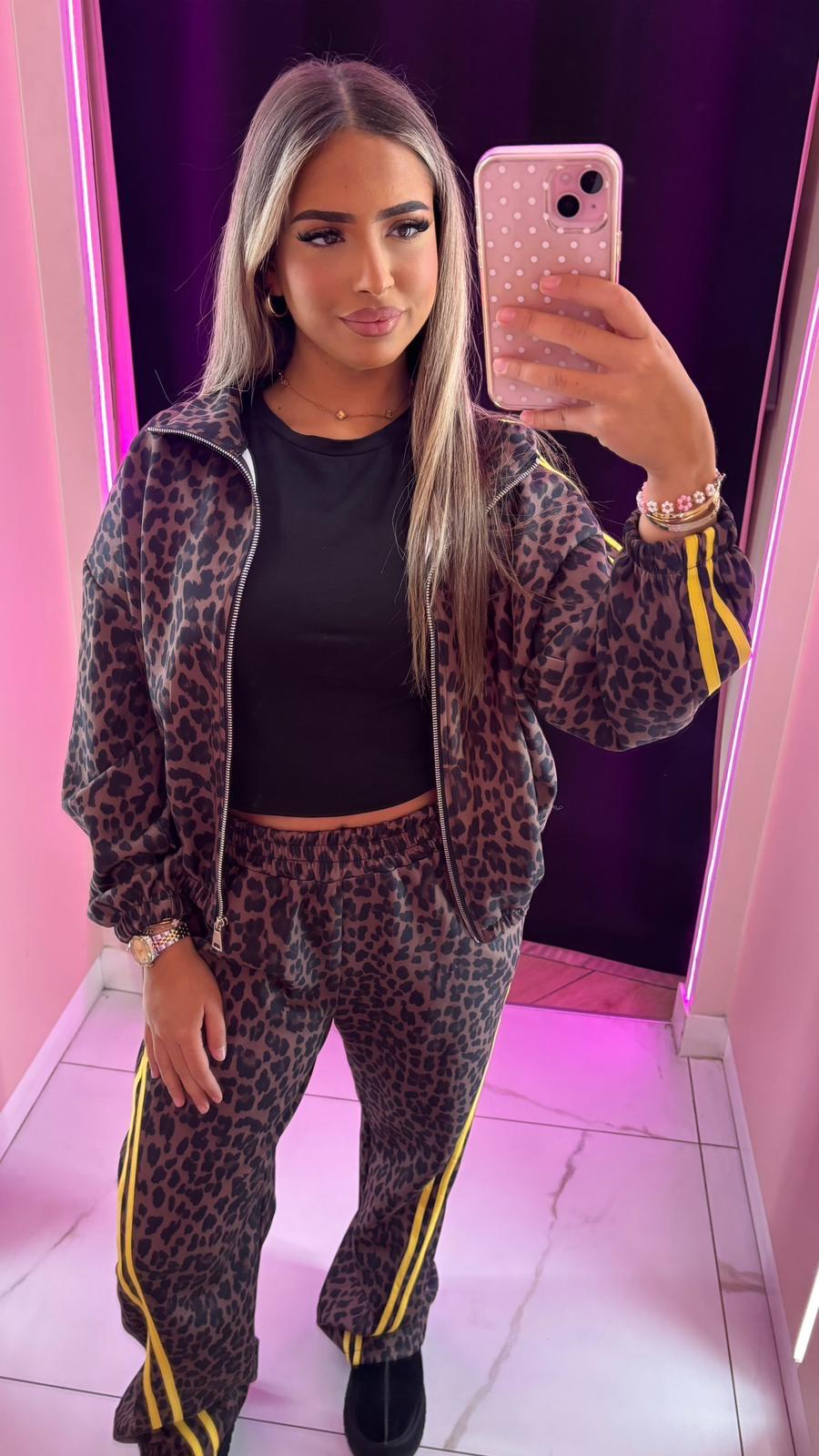 Ensemble jogging léopard 🐆 ( les couleurs correspond aux bandes )