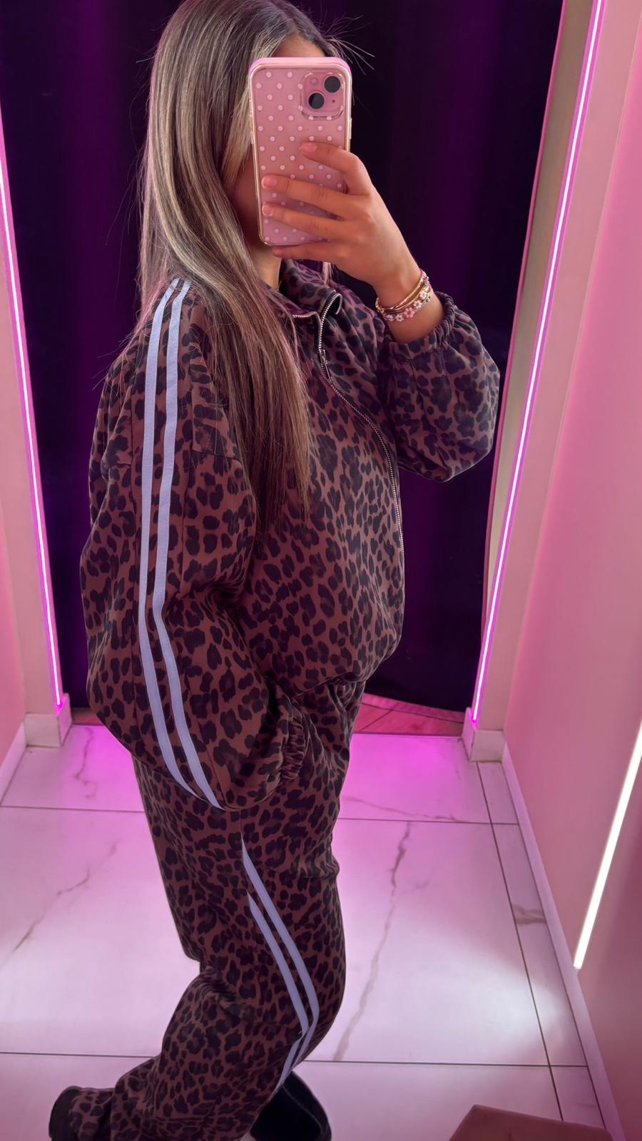 Ensemble jogging léopard 🐆 ( les couleurs correspond aux bandes )