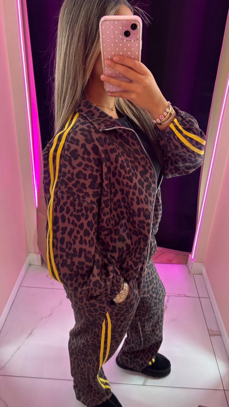 Ensemble jogging léopard 🐆 ( les couleurs correspond aux bandes )