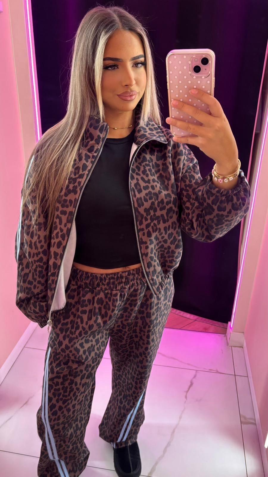 Ensemble jogging léopard 🐆 ( les couleurs correspond aux bandes )