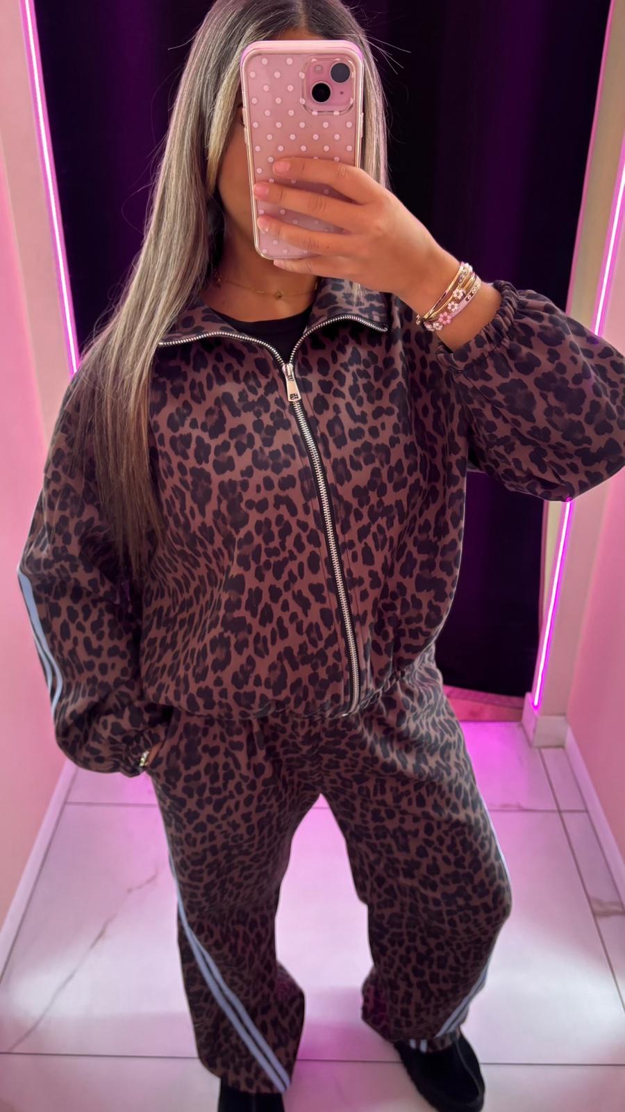 Ensemble jogging léopard 🐆 ( les couleurs correspond aux bandes )