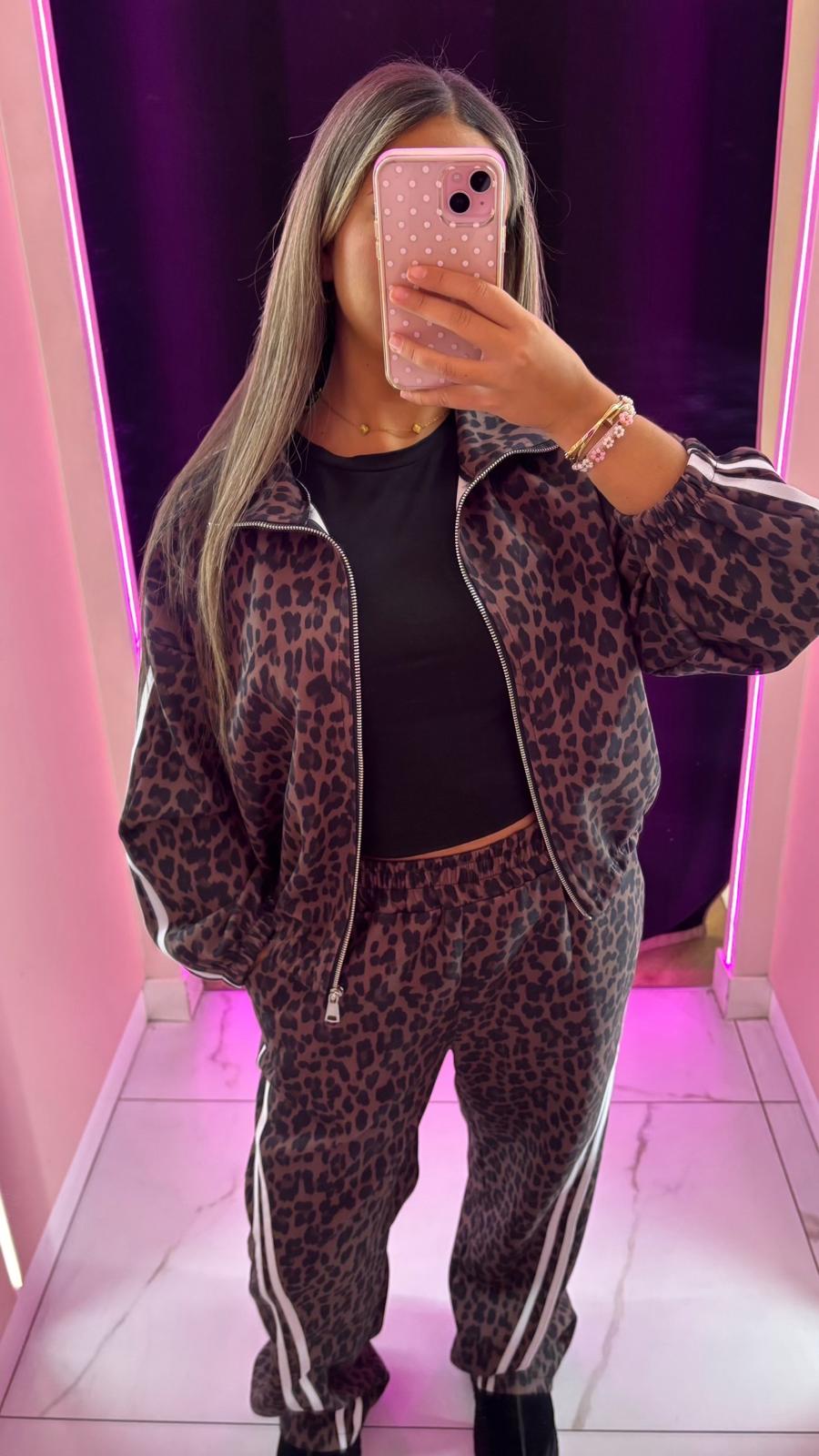 Ensemble jogging léopard 🐆 ( les couleurs correspond aux bandes )